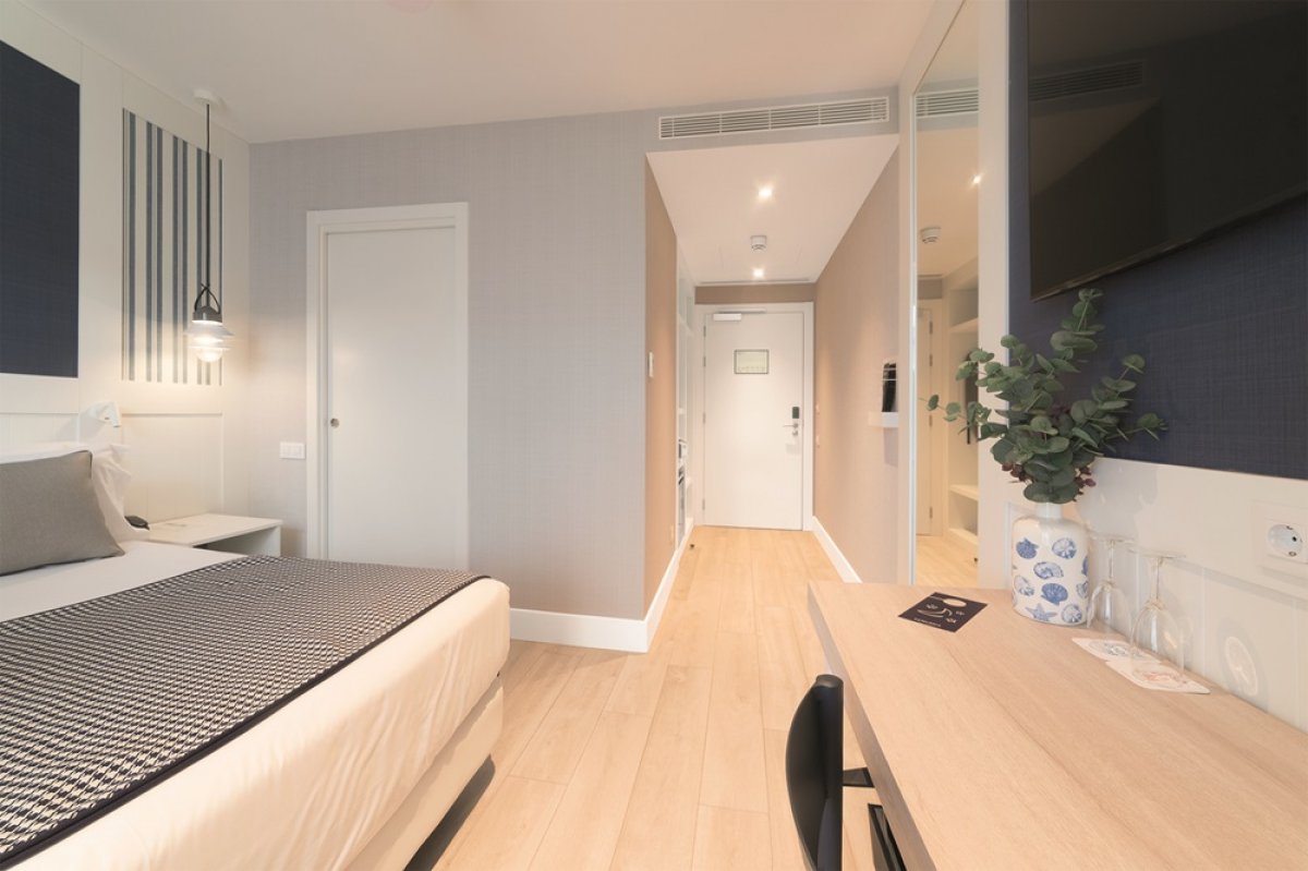 An iconic Menorca hotel integrates Vicaima solutions
