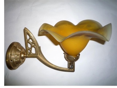 Art deco wall lamp in paste with tulip Colorful scallop Honey
