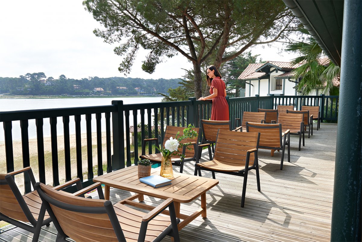 New Vlaemynck range of textile and teak furniture