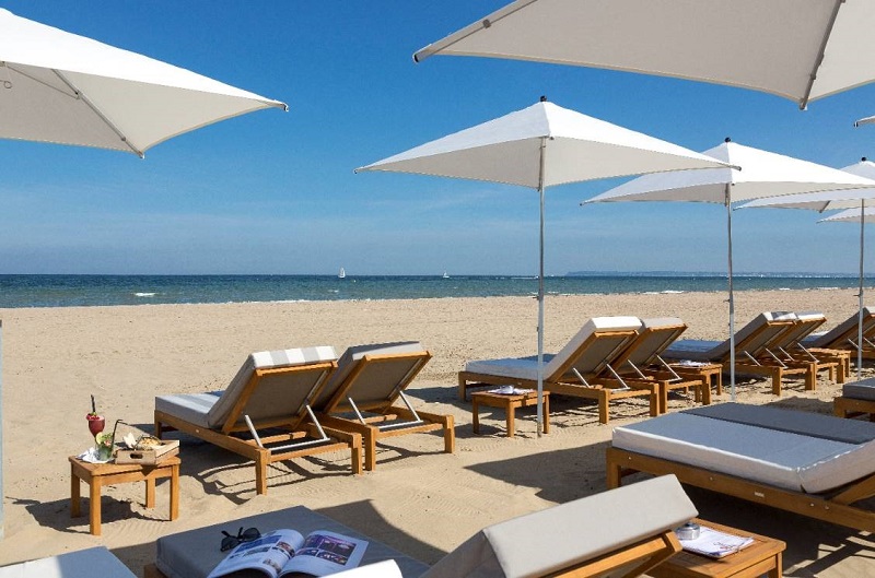 The Resort Barrière Deauville unveils its private beaches