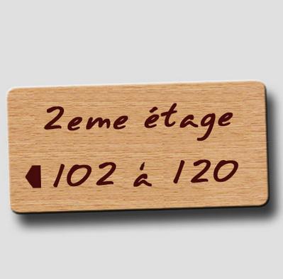 Wood imitation signage - Directional single plate
